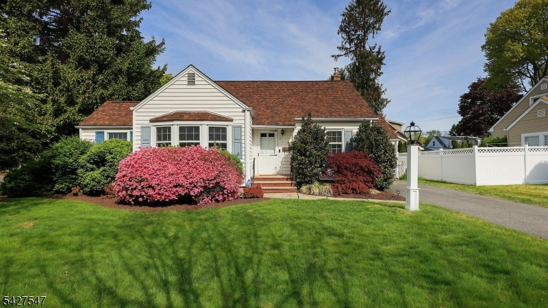 1 Roselle Ave