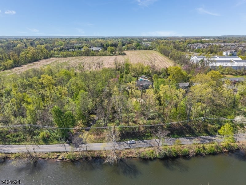 31 River Road
