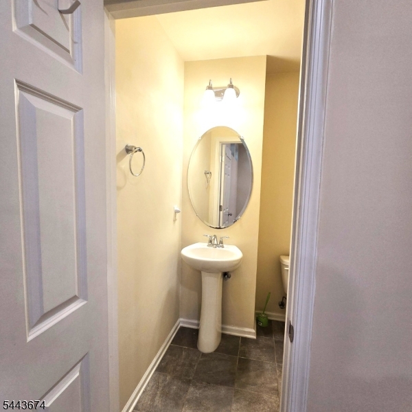 76 Albert Ct
