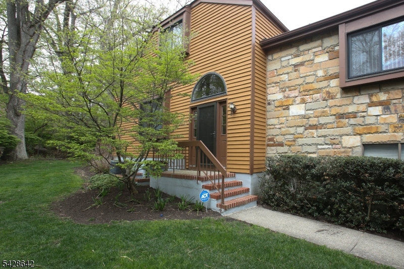 90 Frogtown Rd