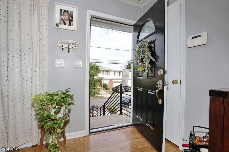 290 Malcolm Ave