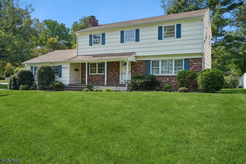 25 MANCHESTER DRIVE