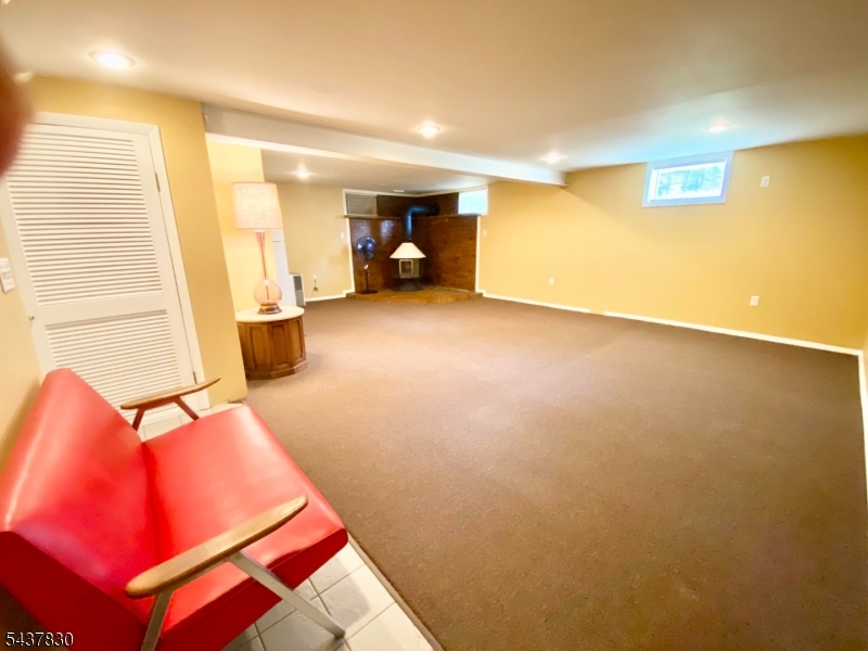 220 W Hanover Ave