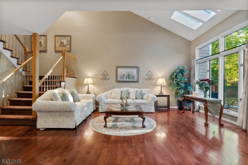 32 Lenox Ct