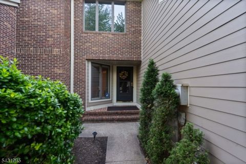 32 Lenox Ct Montville Twp. NJ 07045
