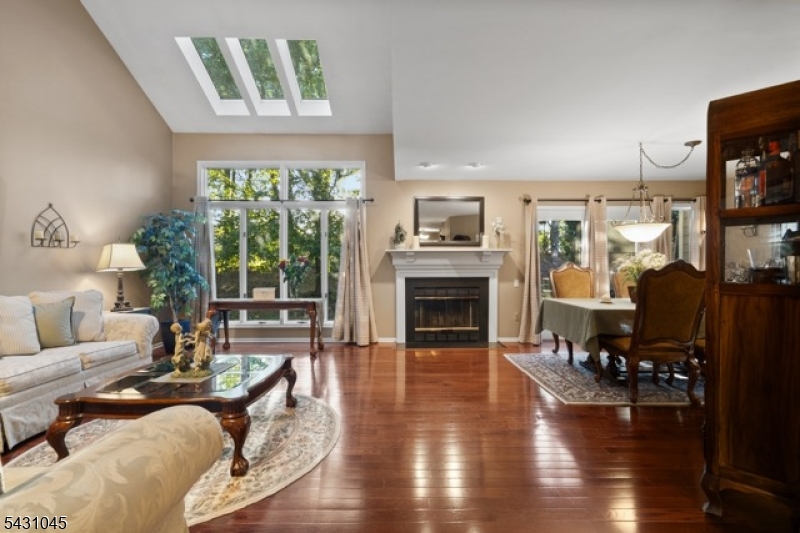 32 Lenox Ct