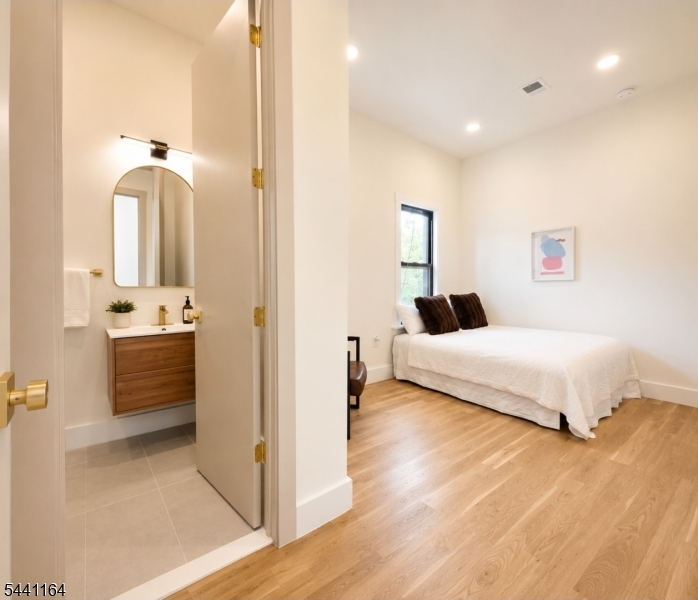 7 Pierce Ave