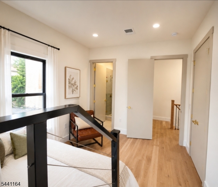 7 Pierce Ave