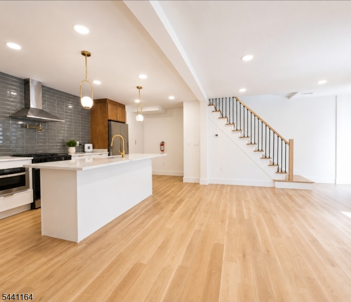 7 Pierce Ave