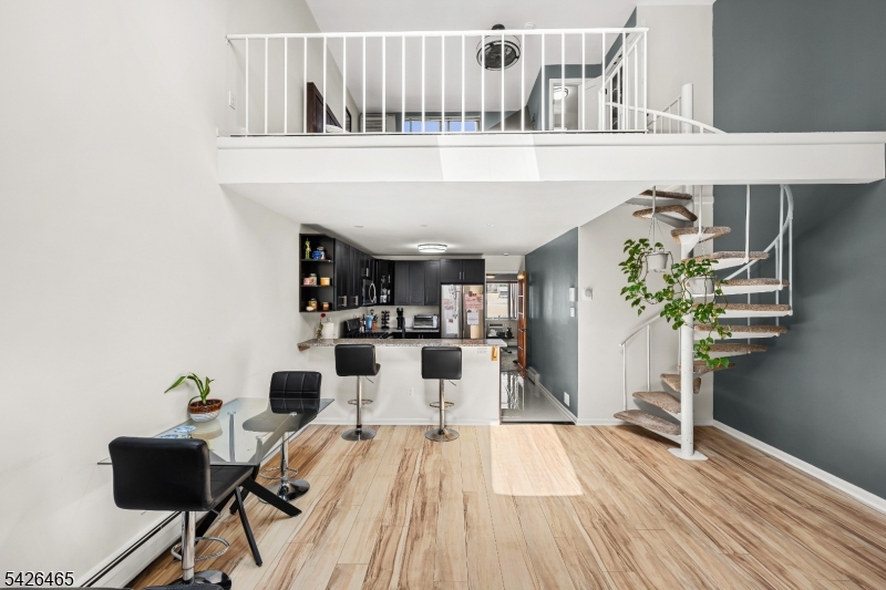302 Hackensack St 806