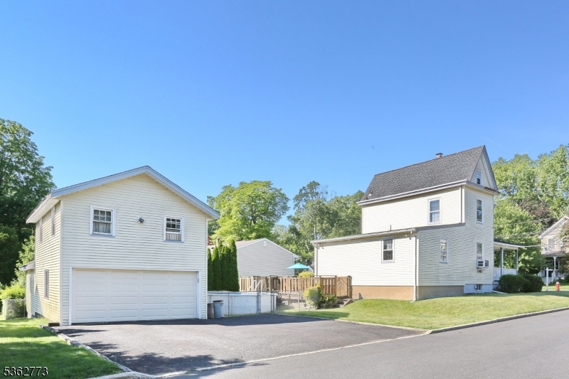 67 Hillside Ave