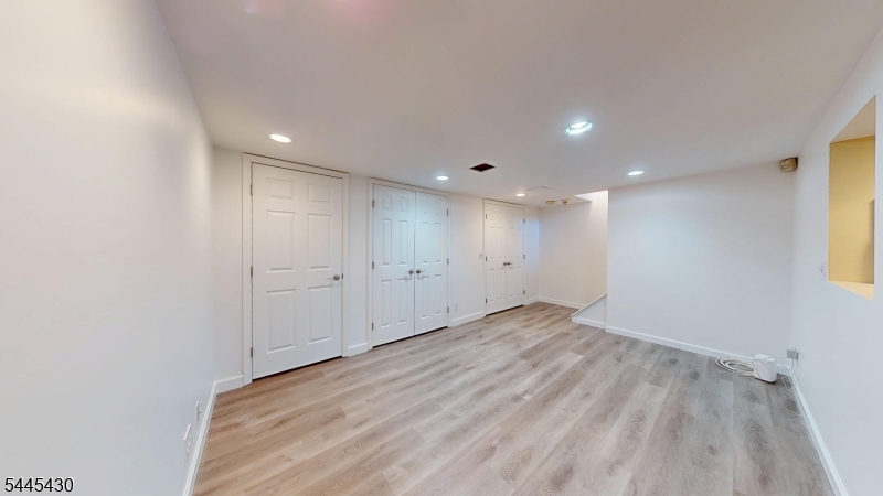 2117 Briarwood Ln