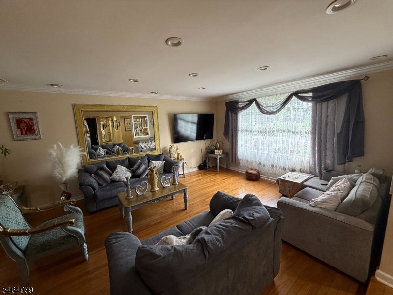 115 Crampton Ave