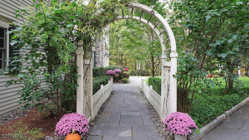 23 Charlotte Hill Dr