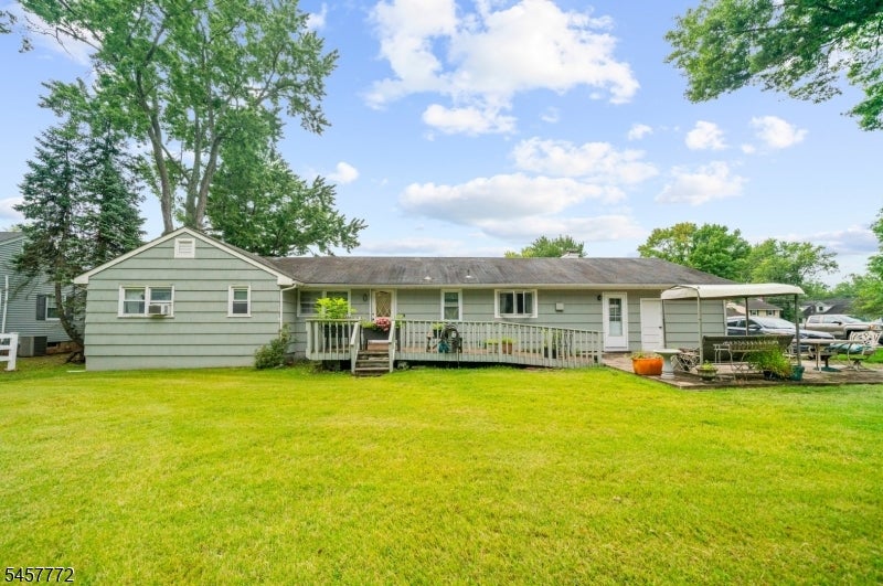 94 Woodlawn Ave