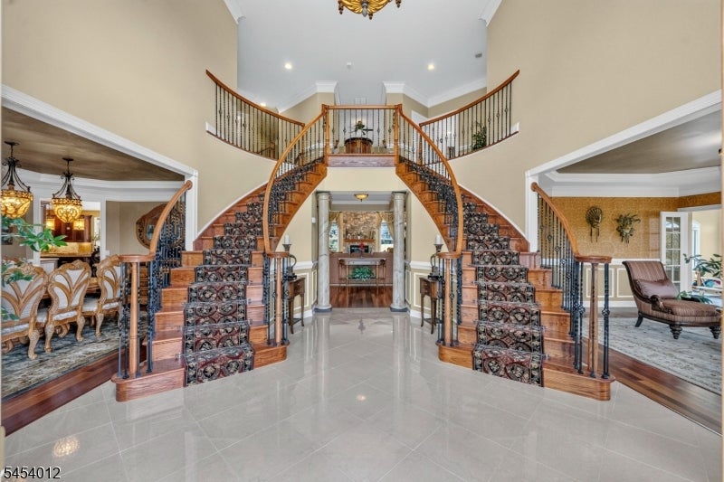 6 High Ridge Ln