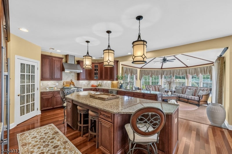 6 High Ridge Ln