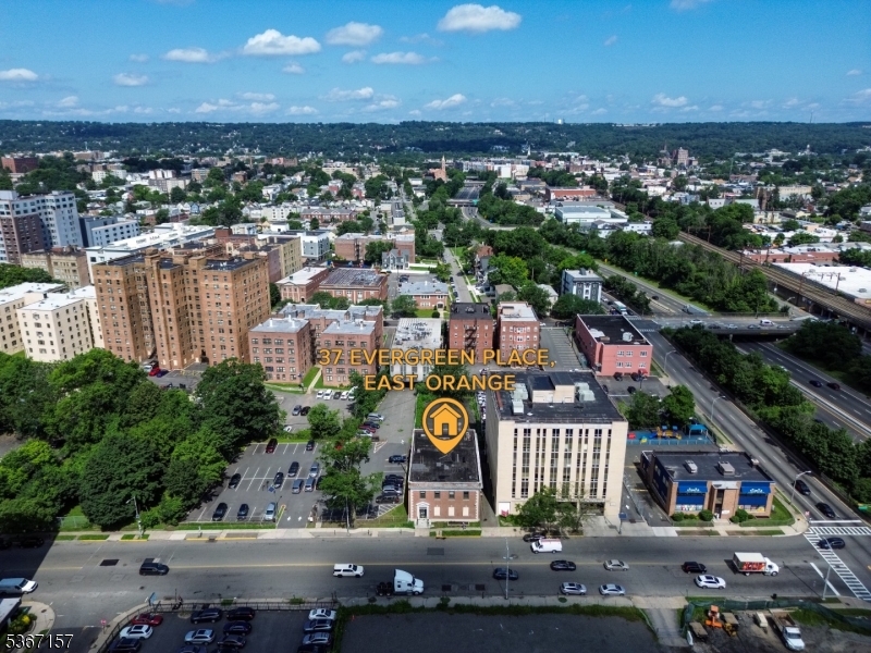 37 Evergreen Pl