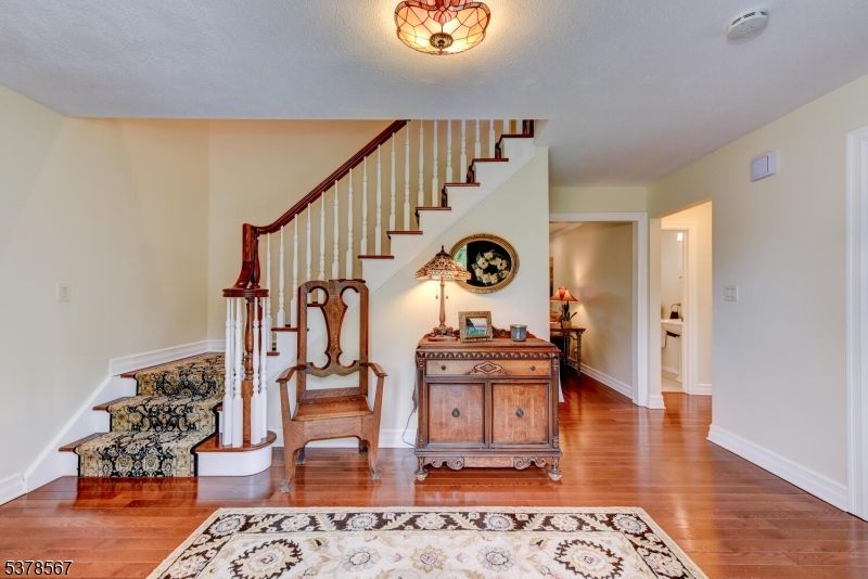 9 Settlers Ct