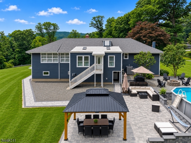86 Minnisink Rd