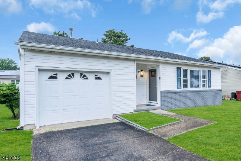 214 Westbrook Dr