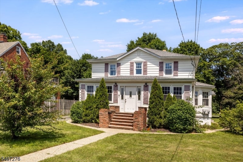 9 Main St