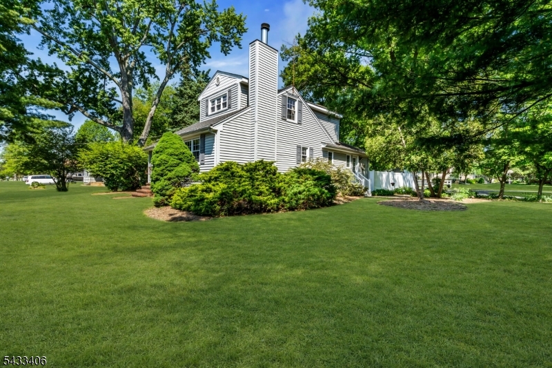 88 Woodlawn Ave