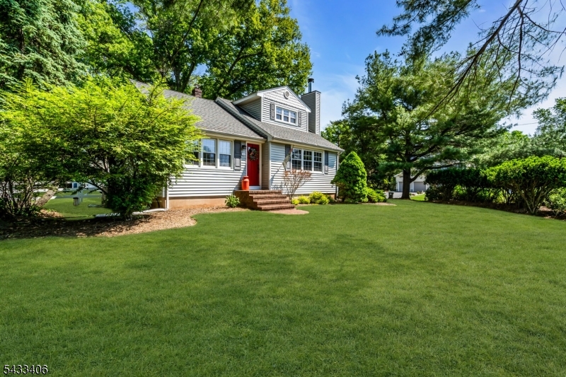 88 Woodlawn Ave