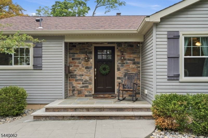 126 E Shore Trl