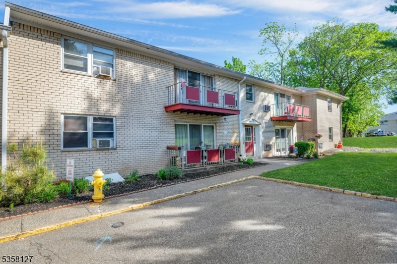 358 Hoover Ave 102