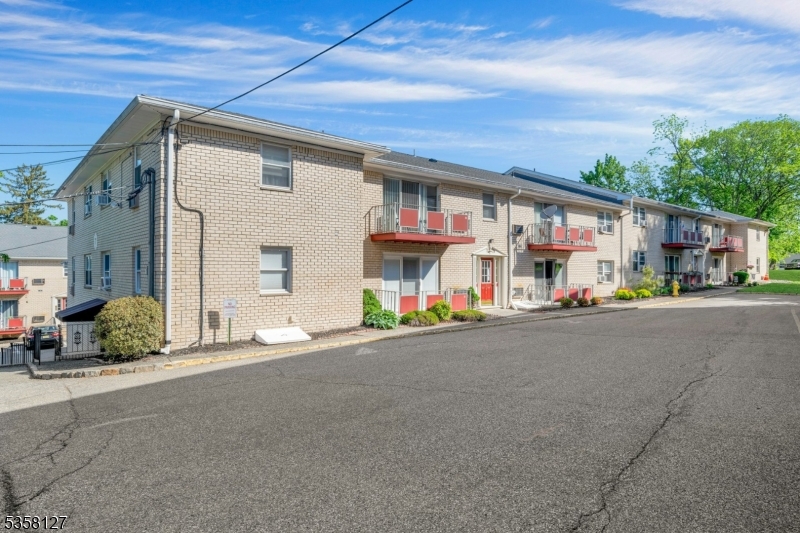 358 Hoover Ave 102