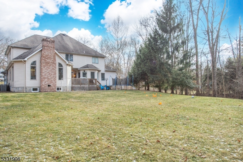 16 Indian Hill Rd