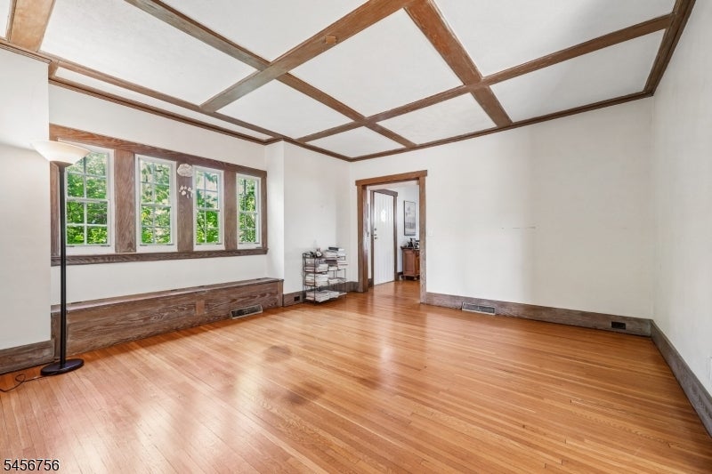 90 Watchung Ave