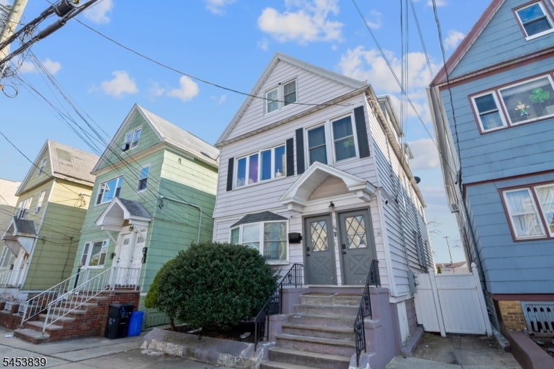 84 W 3Rd St