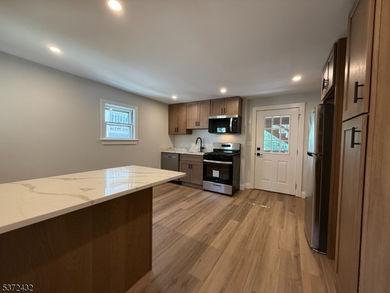 21 Miller St 2