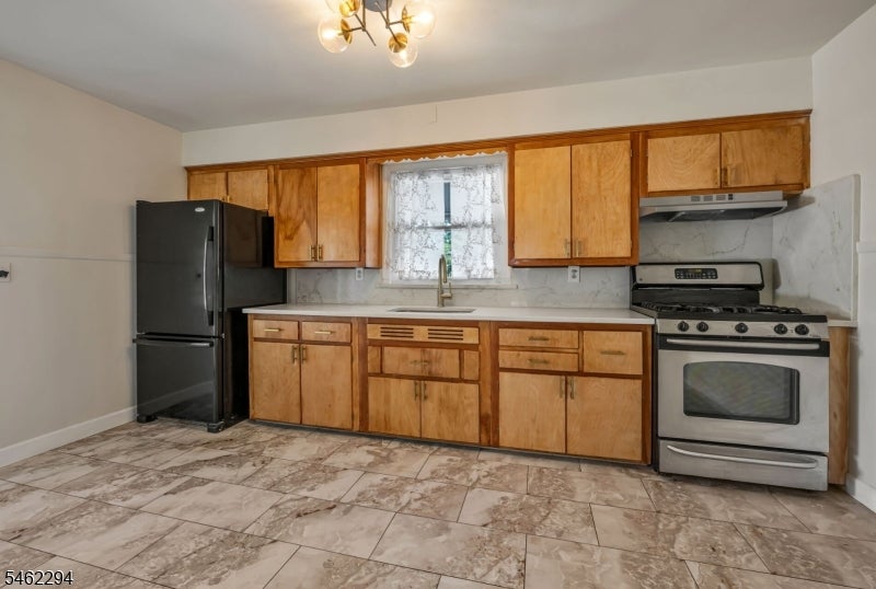 122 Westview Ave