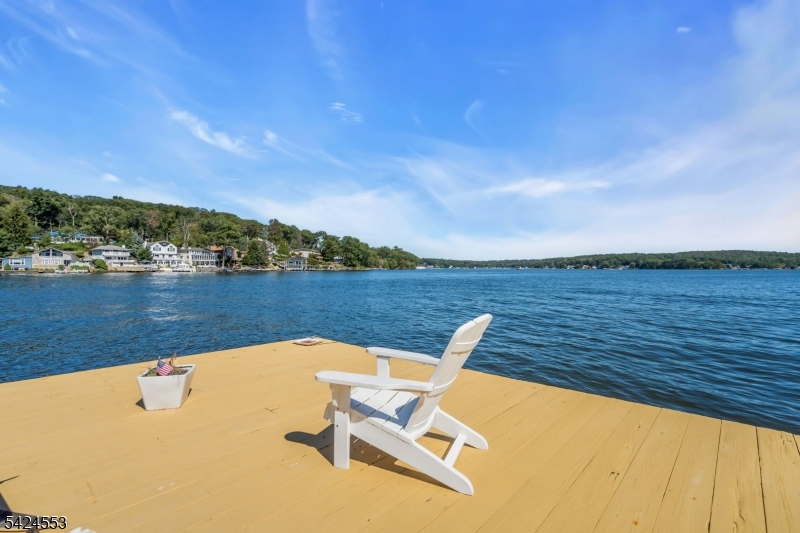 363 Lakeside Blvd