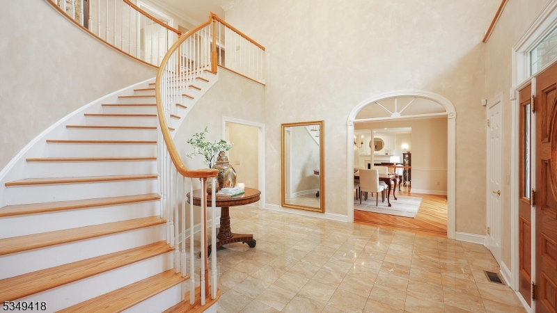 24 Glenview Dr