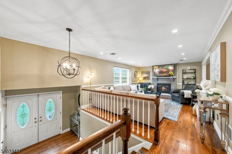 61 Geoffrey Way