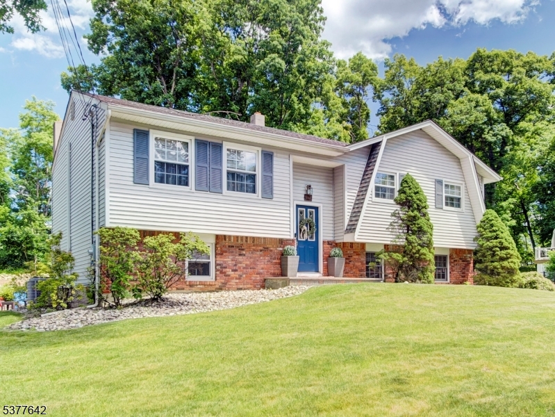 17 Sunset Dr