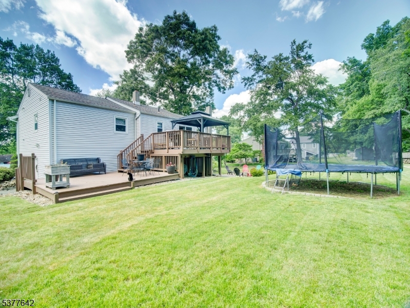 17 Sunset Dr