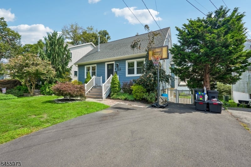 122 Maplewood Ave