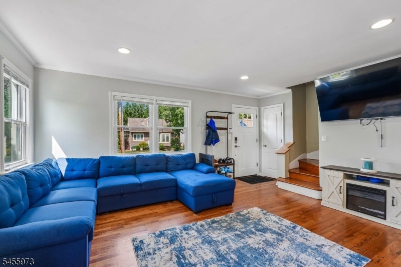 122 Maplewood Ave