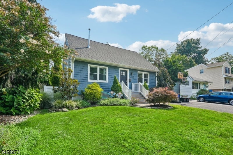 122 Maplewood Ave