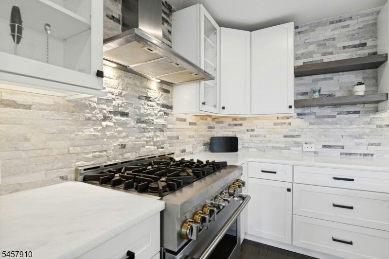 15 Starboard Ct