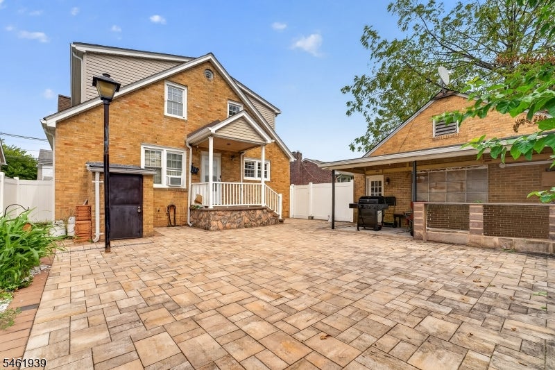 697 Roosevelt Ave