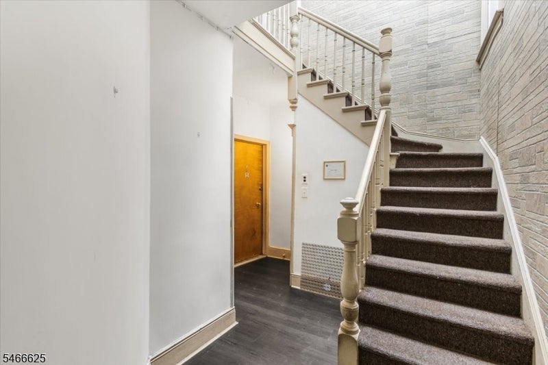 76 Prospect Ave