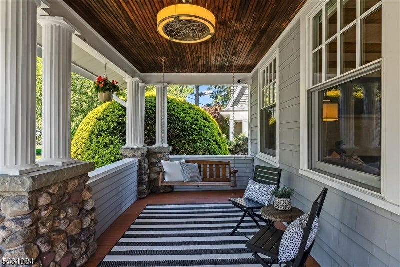 36 Salter Pl