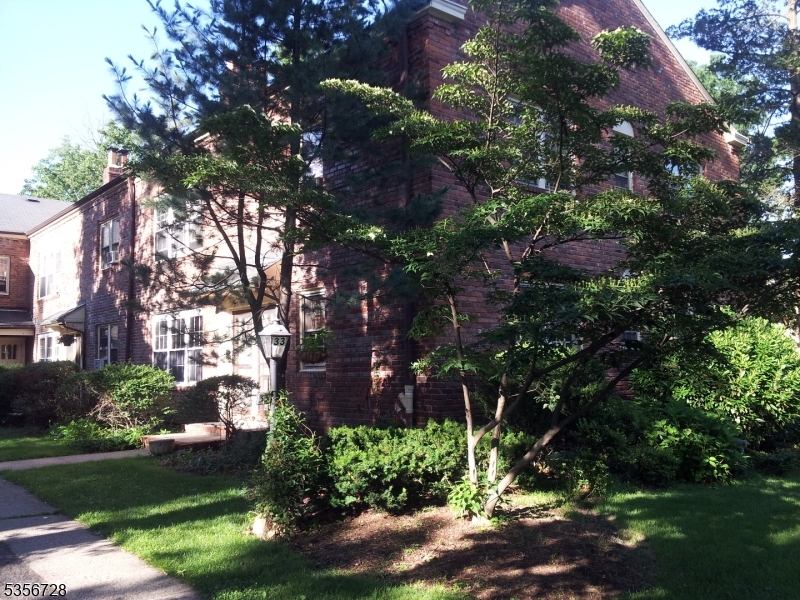 33 Hillside Ave 3