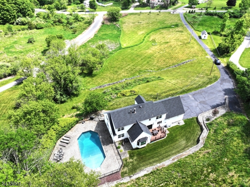 7 Perry Rd